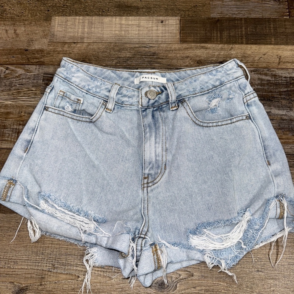 PacSun Light Wash Distressed Mom Shorts Size 25 High Rise Frayed